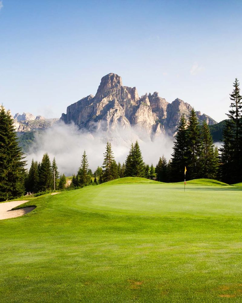 Dolomiti-Golf_AdobeStock_101937113