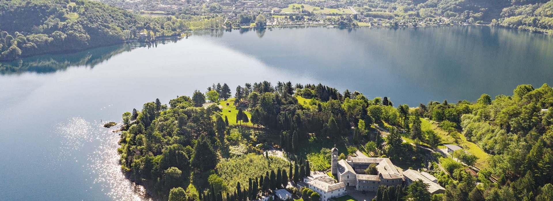 Lago di Como-Abbazia di Piona