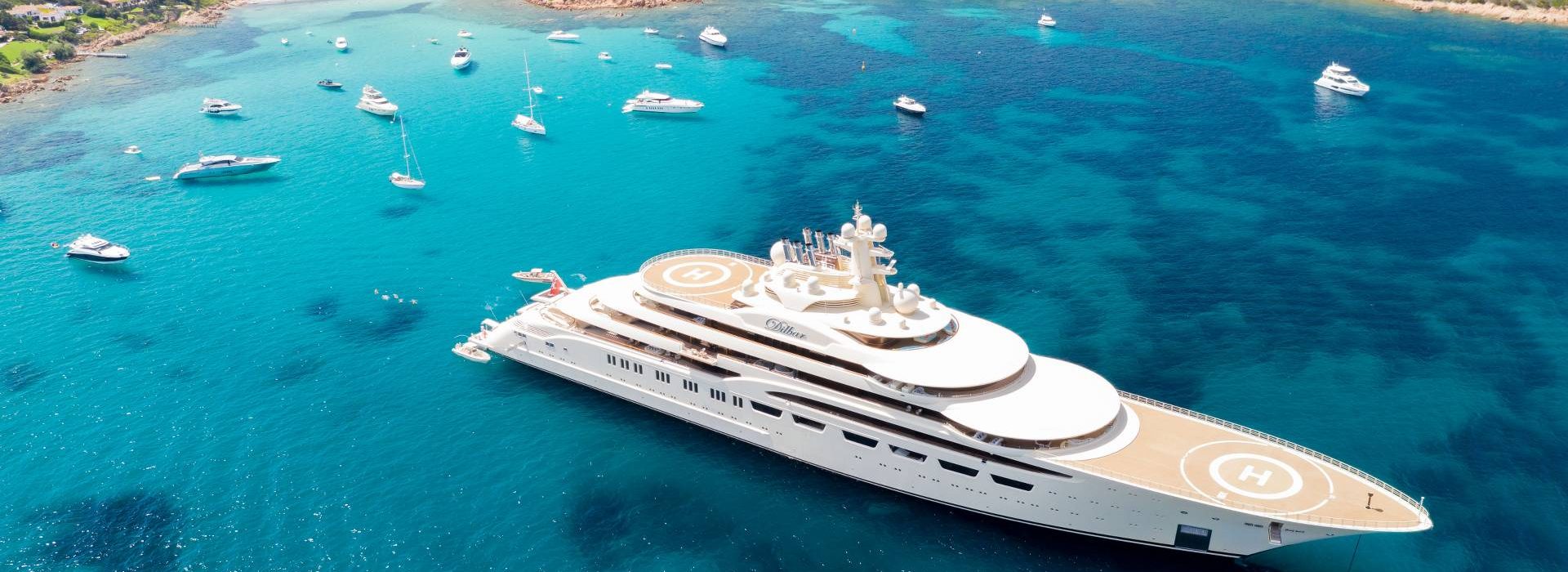 Yacht-con-Elipad-Sardegna (1)